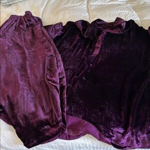 Pure velvet farah vayani outfit in med. New